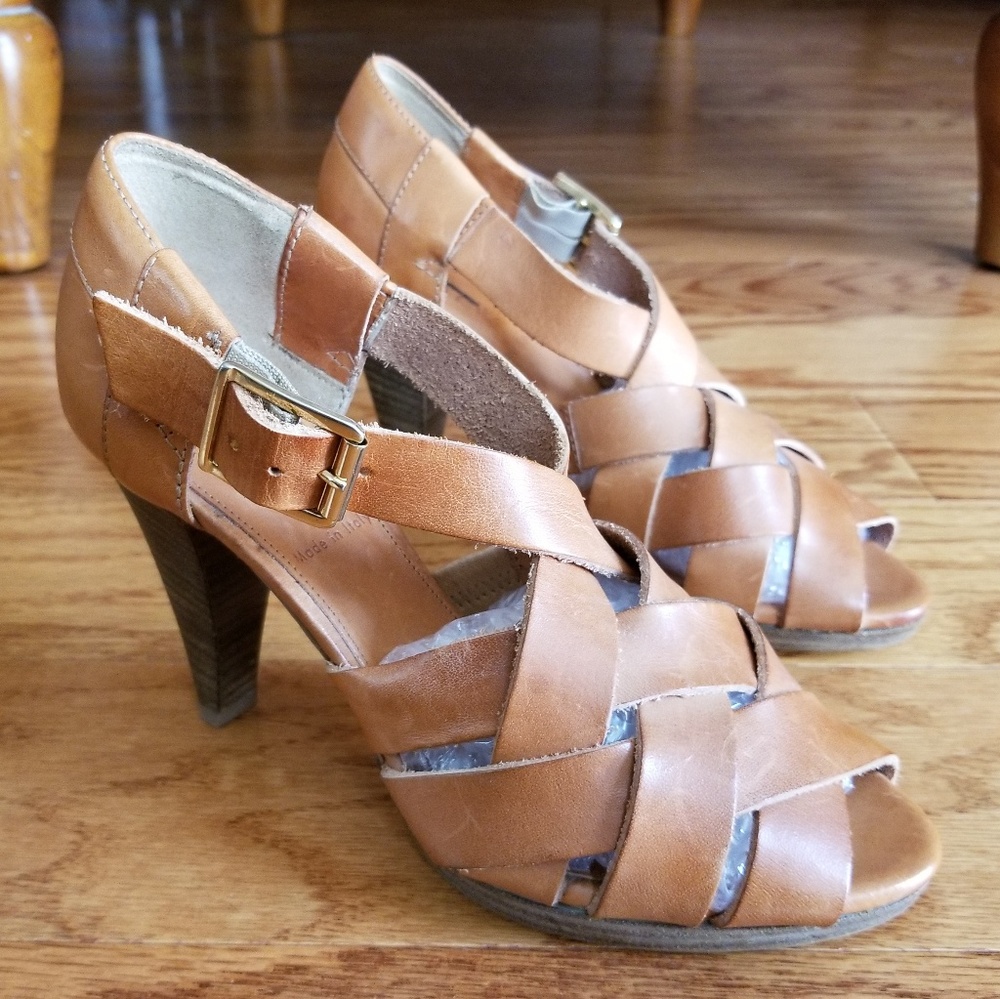 J Crew Ares Platform Heels 

Item 25485